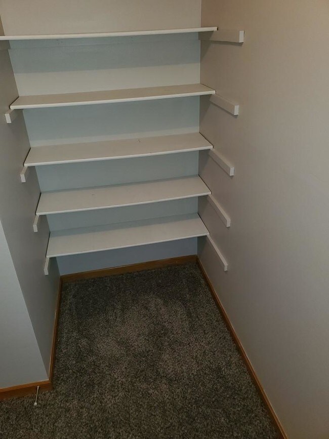 Building Photo - Oakwood Trail Apartments