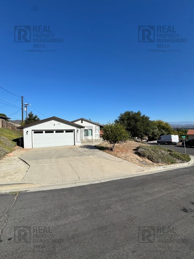 Building Photo - Remodeled Single-Story Corner Lot Home wit...