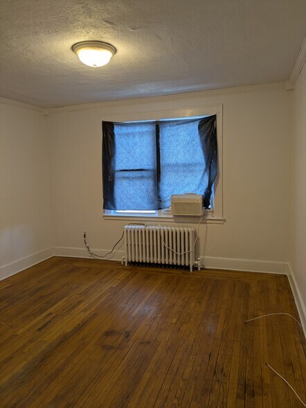 Building Photo - 70 Benham St