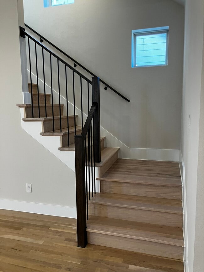 Building Photo - 1225 Marc Pl