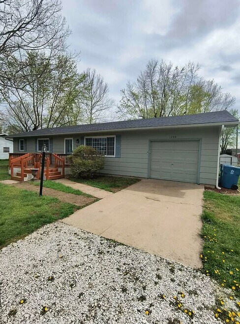 Building Photo - 1208 Scott Dr