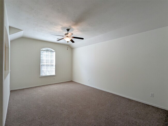 Building Photo - 6223 Summerfield Glade Ln