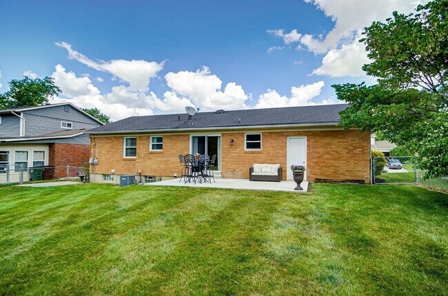 Building Photo - 1599 Yellowglen Dr