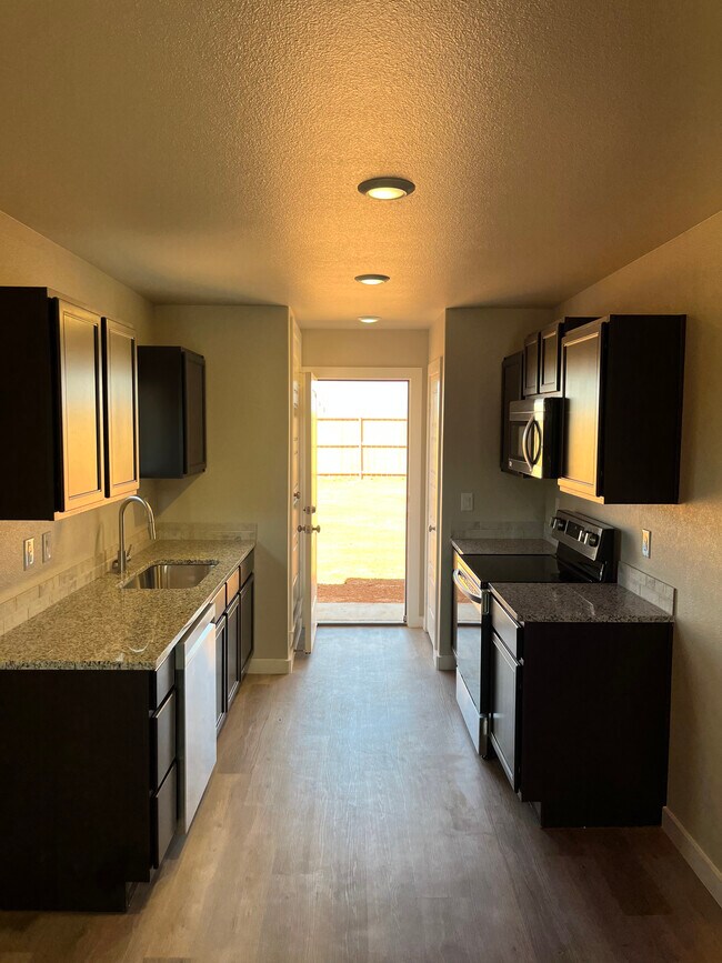 Building Photo - 1207 Bajada St.