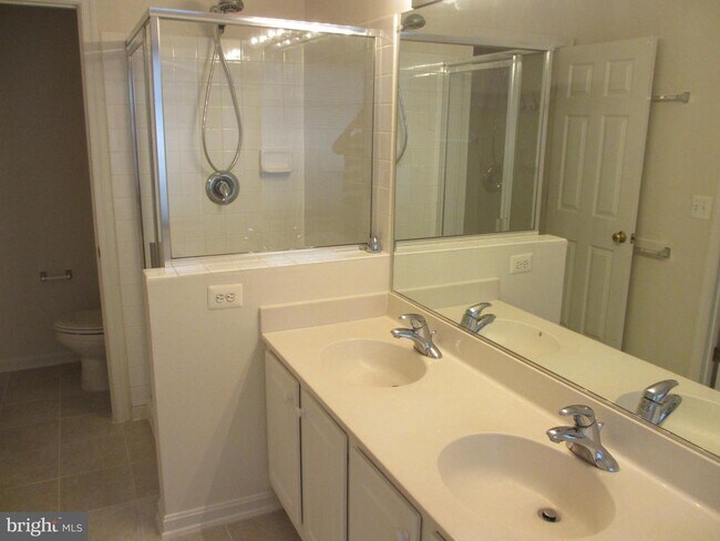 Building Photo - 43811 Tattinger Terrace