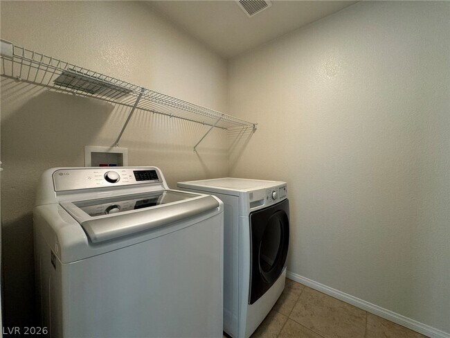 Building Photo - 9048 Winchester Ridge St