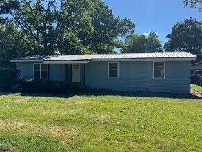 Building Photo - 1240 Okema St