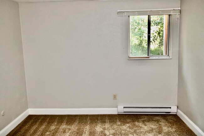 Building Photo - 204 Oak Manor Pl