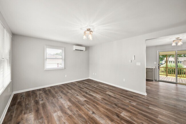 Building Photo - Completely Renovated - Roomy Bi-Level 4 be...