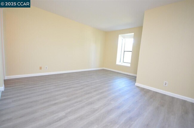 Building Photo - 1391 Monument Blvd