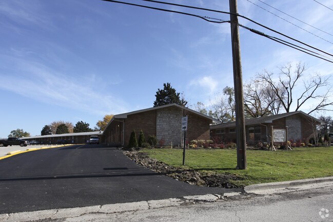 Building Photo - 325 Oak Ridge Ave