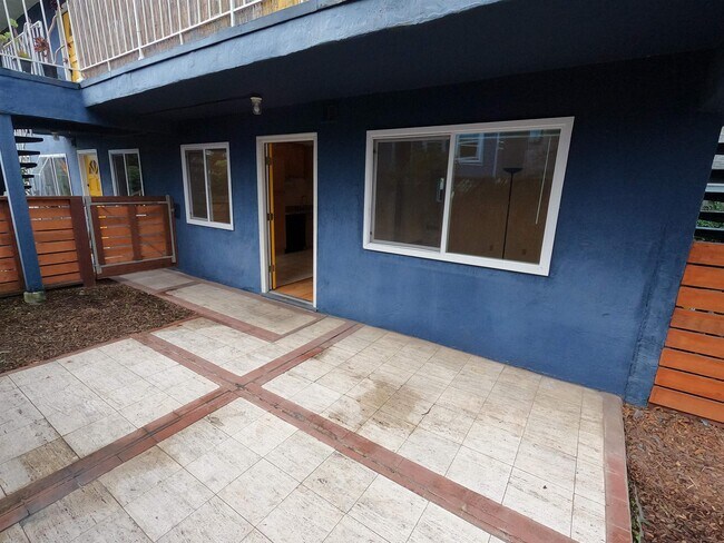 Building Photo - 968 45th St