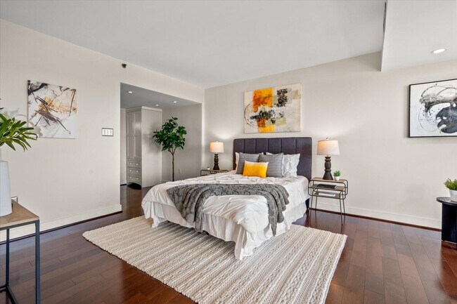 Building Photo - 1530 Key Blvd