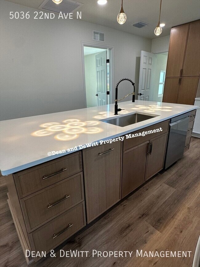 Building Photo - 5036 22nd Ave N