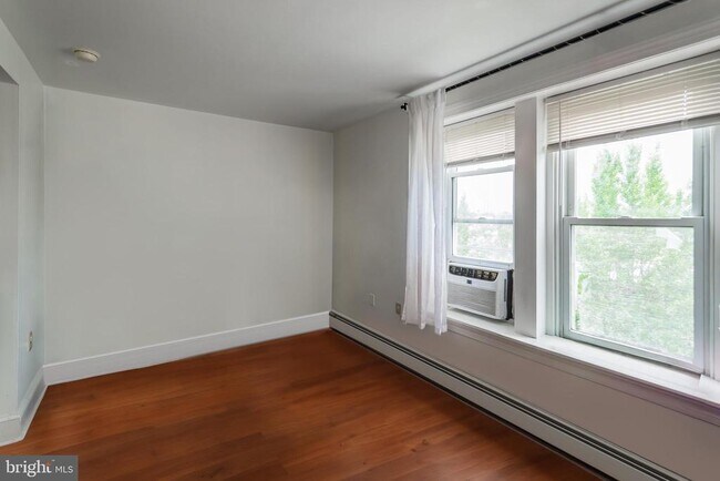 Primary Photo - 400 N 32nd St