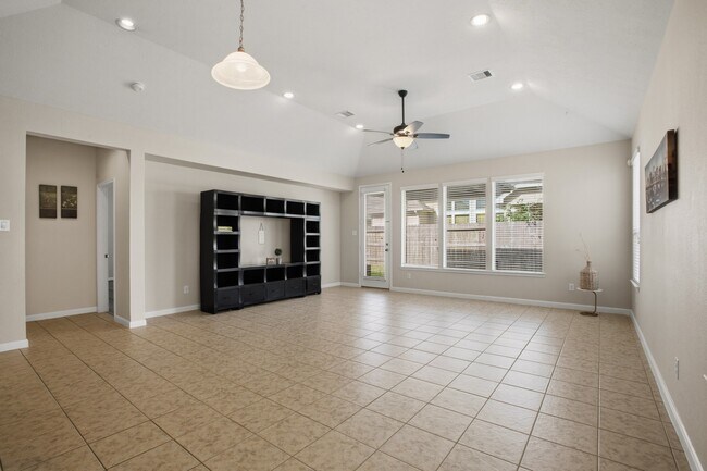 Building Photo - 11103 Avery Oaks Ln