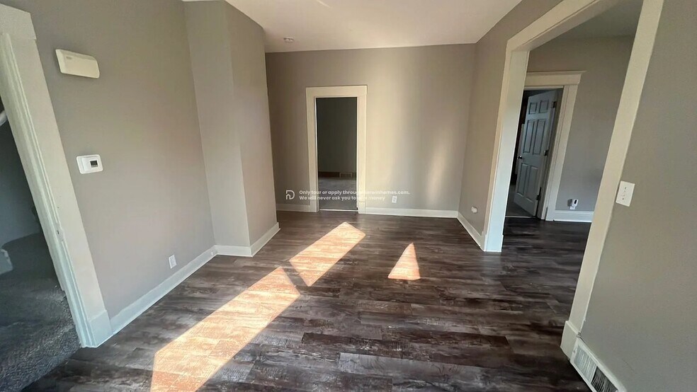 Building Photo - 2907 Bristol St