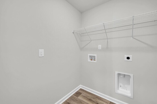 Building Photo - ***MOVE-IN SPECIAL*** $500 OFF OF YOUR FIR...