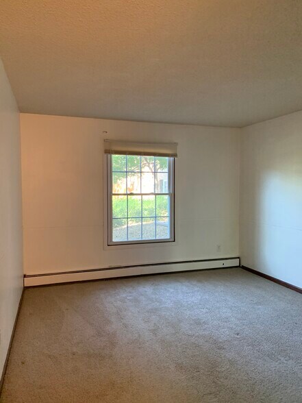 Bed Room - 4508 Cedar Lake Rd S