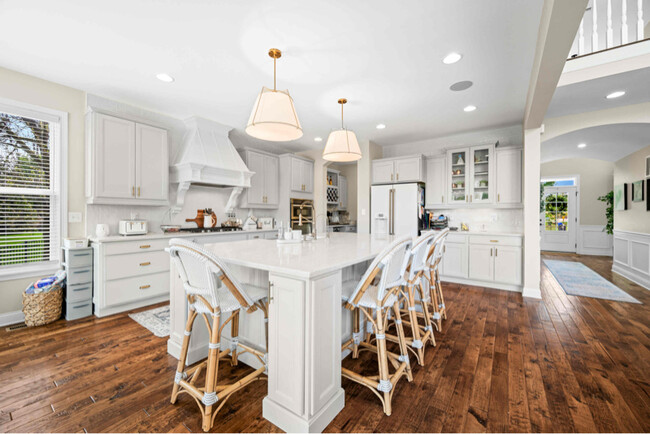 Building Photo - 5990 Hollow Ct