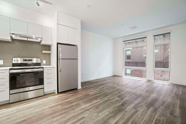 Building Photo - 839 Beacon St