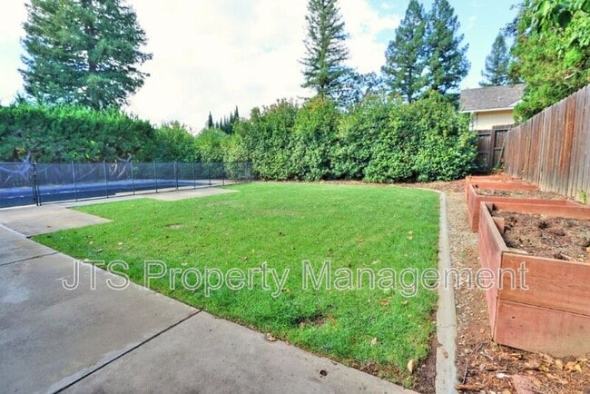 Building Photo - 9221 Rock Canyon Way