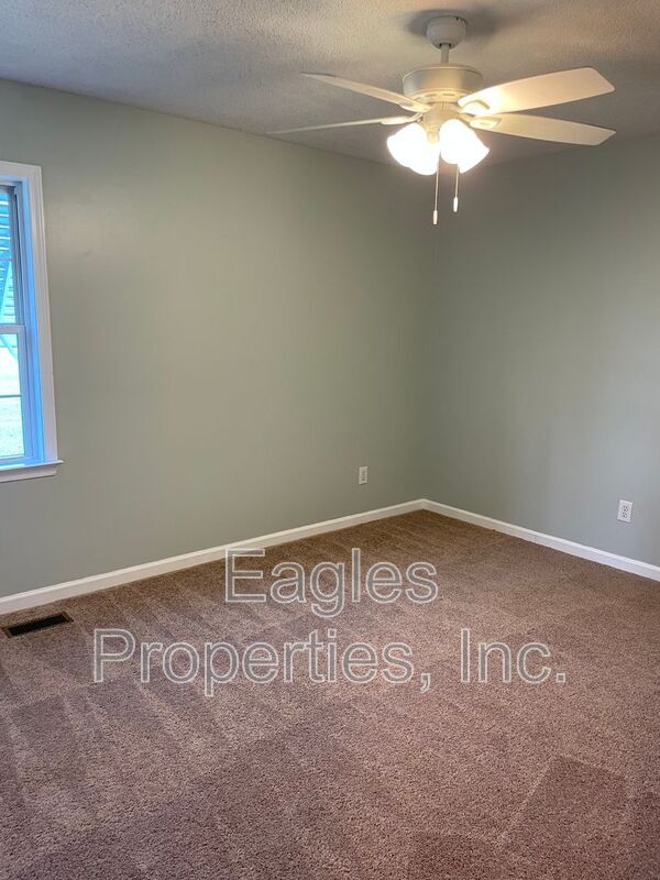 Building Photo - 104 Jordan Bluff Pl