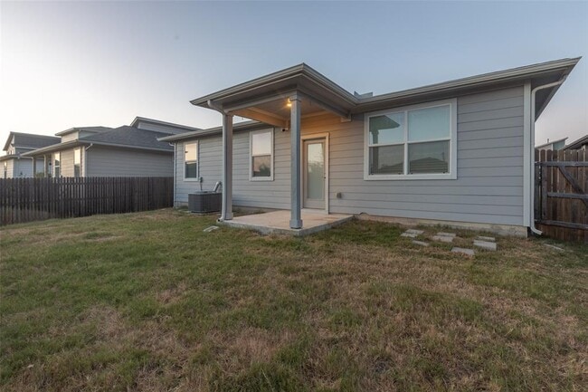 Building Photo - 2913 Louris Ln