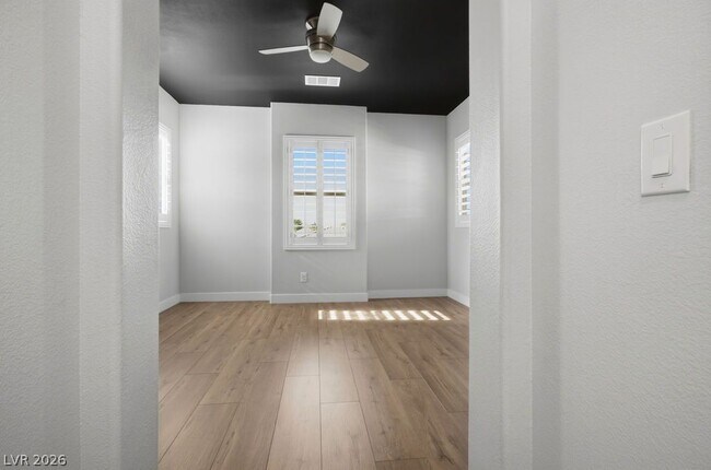 Building Photo - 10327 Parkview Mountain Ave