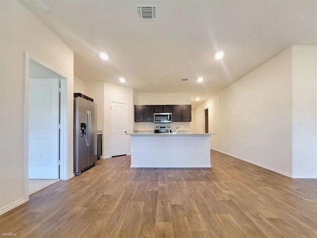 Building Photo - 14504 Fitzgibbon Dr