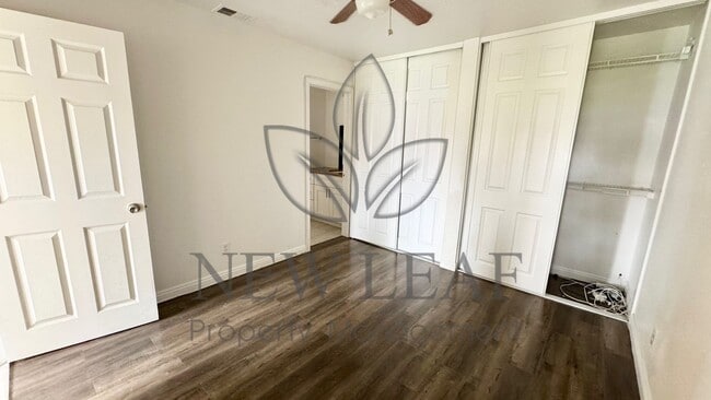 Building Photo - 3733 S Country Oaks Loop