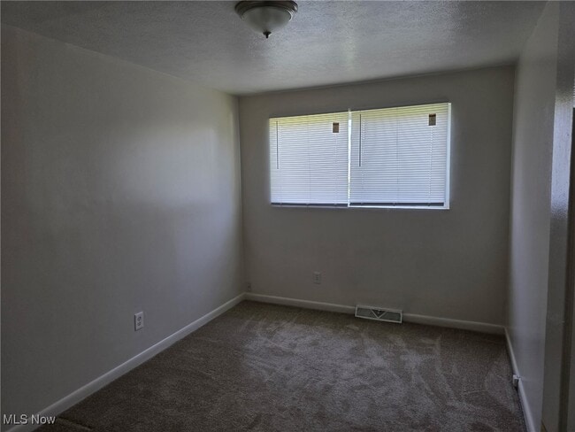 Building Photo - 1074 E 167th St