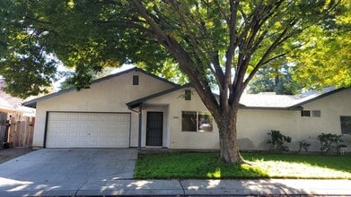 Building Photo - Sunnyside & Montero