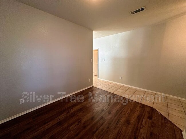 Building Photo - 420 Donagon Ct