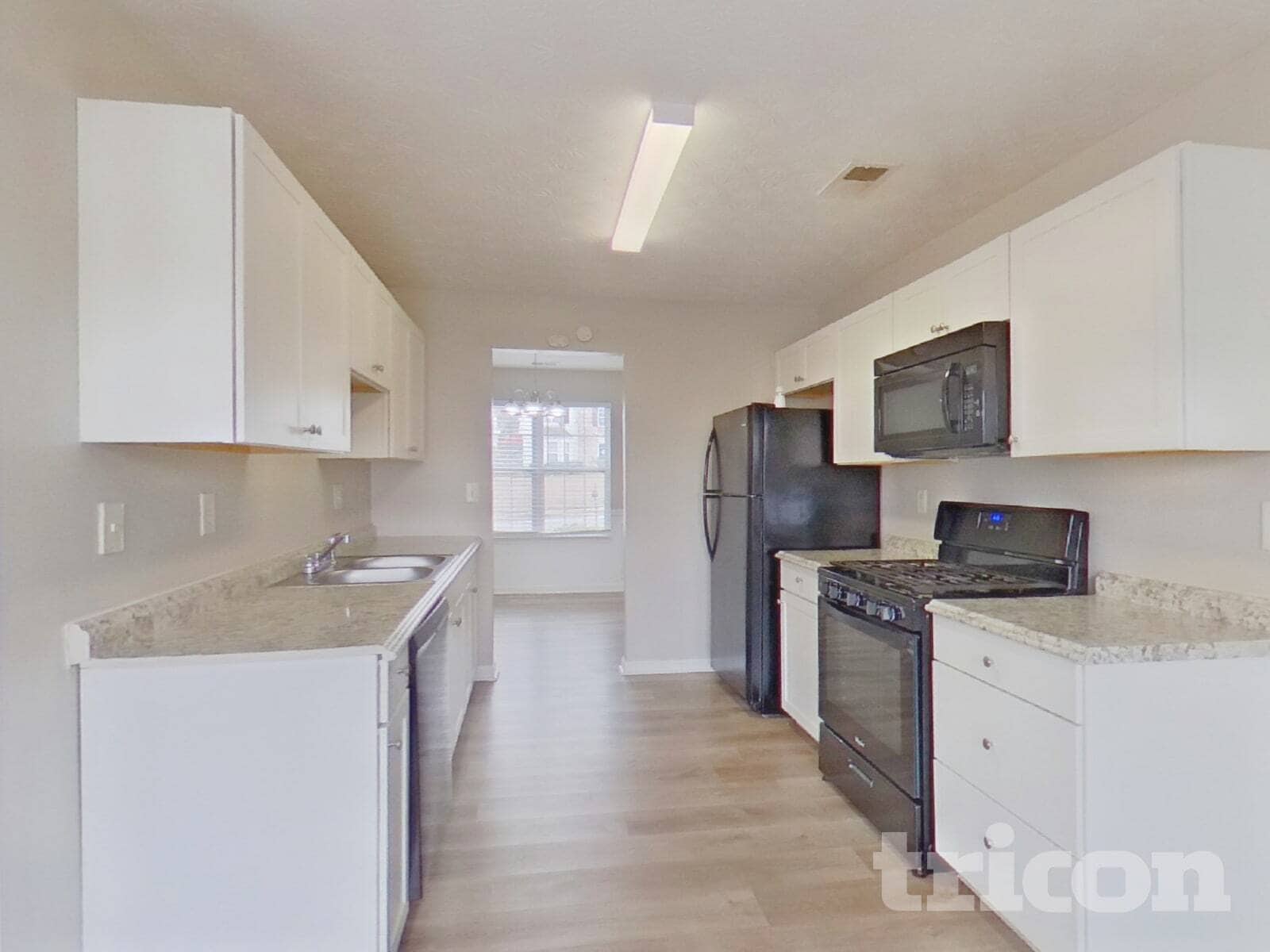 Building Photo - 471 Sawtooth Ln