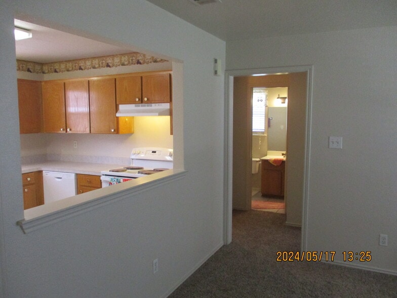 Building Photo - 130 Private Road 4806