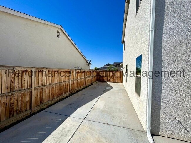 Building Photo - 3608 Oak Lake Ln