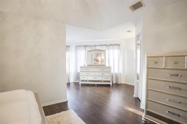 Building Photo - 449 Phillips Dr