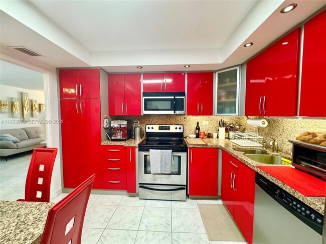 Building Photo - 250 174th St