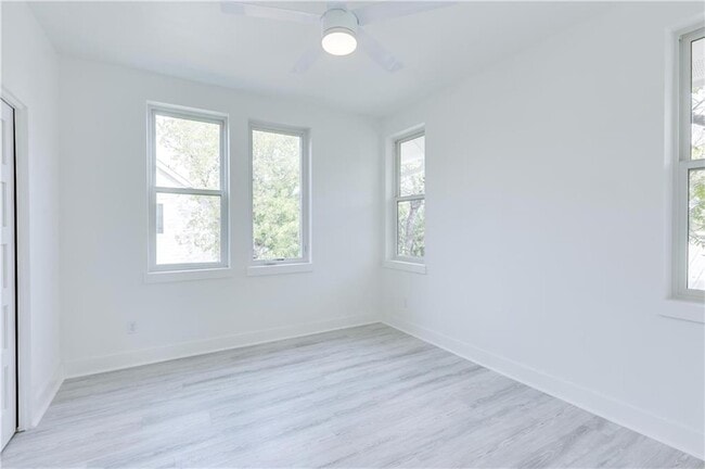 Building Photo - 1906 E 17th St