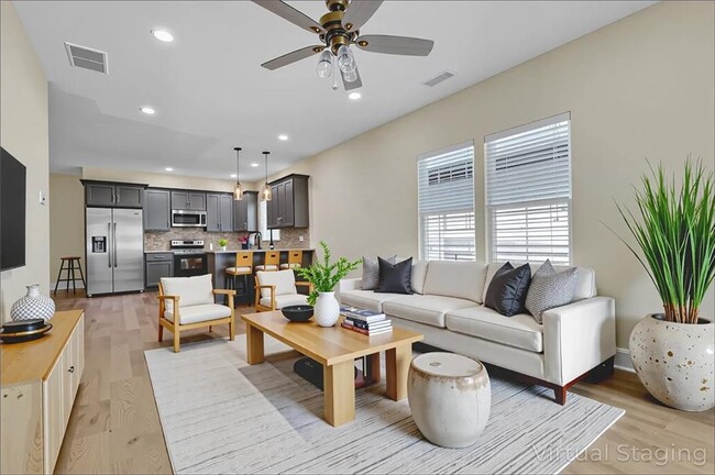 Building Photo - 998 Mayson Turner Rd NW