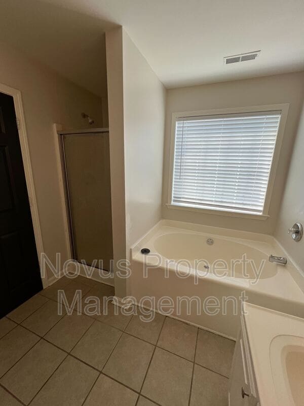 Building Photo - 106 Turtle Pointe Dr
