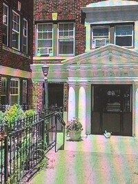 Building Photo - 68 Linden St