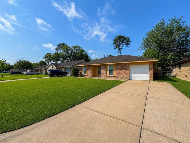 Building Photo - 506 Avondale Ln