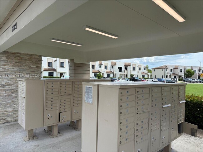 Building Photo - 607 NE 208th Terrace