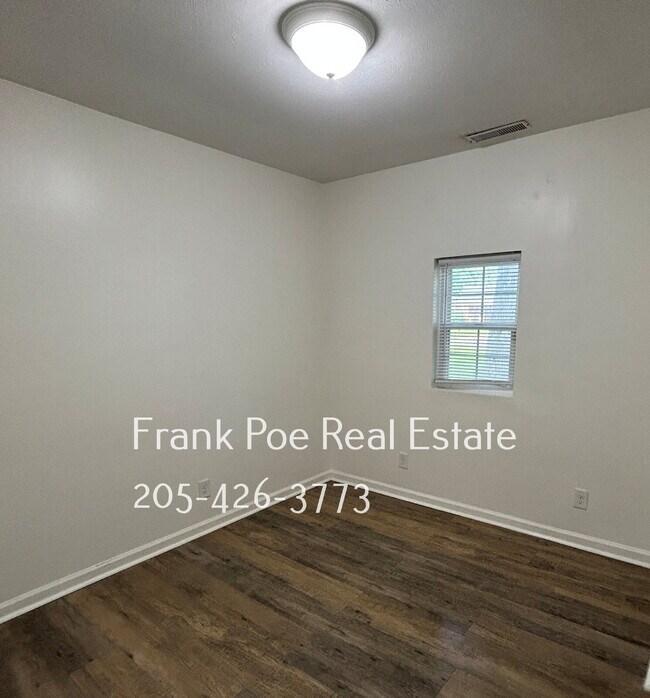 Building Photo - Cozy single family home in Bessemer