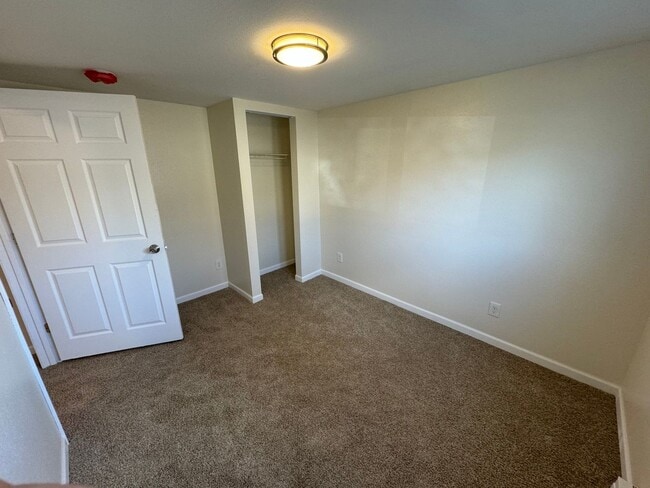 Building Photo - 826 3rd Ave S