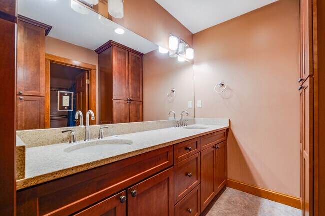 Building Photo - 196 Black Mountain Rd