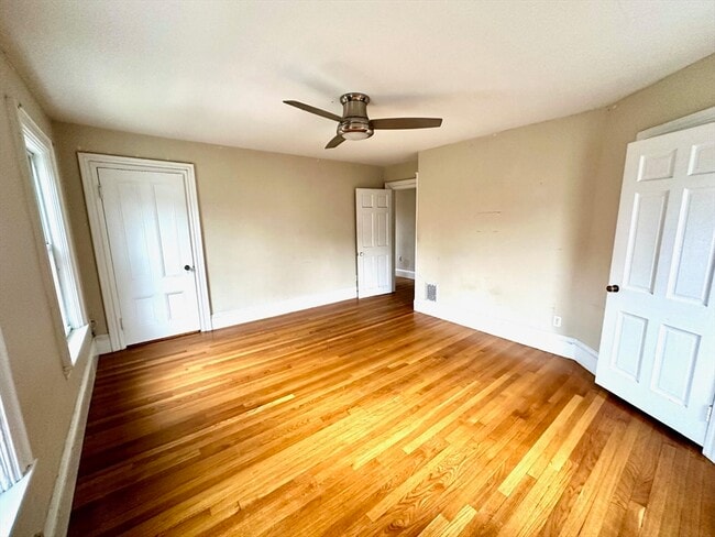 Building Photo - 6 Grant St