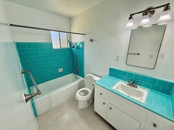 Building Photo - Move-in ready